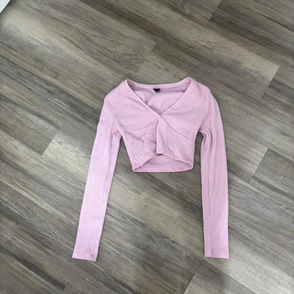 Pink long sleeve crop top from wild fable size small super soft and cute!!